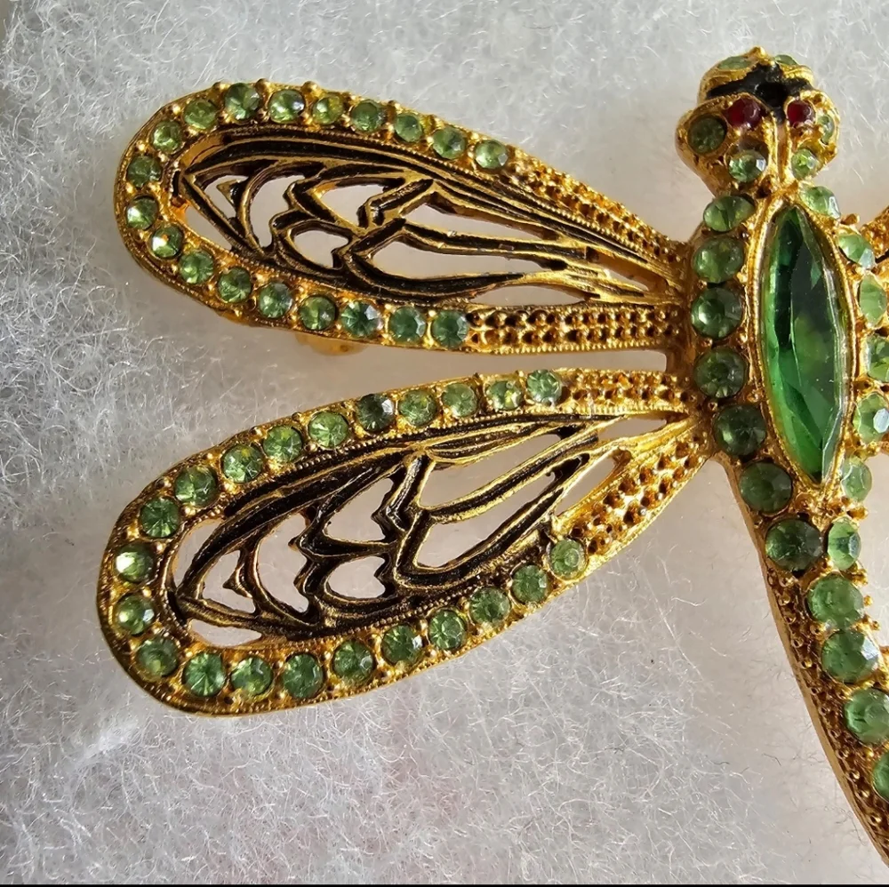 Vintage dragonfly brooch green rhinestones gold tone pin insect bug damselfly